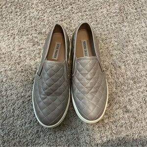 STEVE MADDEN SLIP ONS